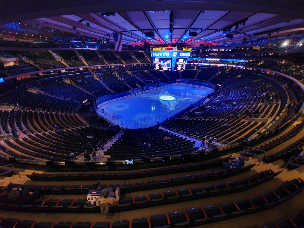 Start sezonu NHL – kto zostanie królem hokejowych tafli?