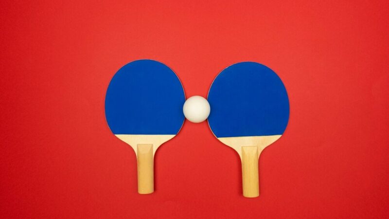 Paletki do ping ponga: Jak wybrać najlepsze modele dla amatorów i profesjonalistów